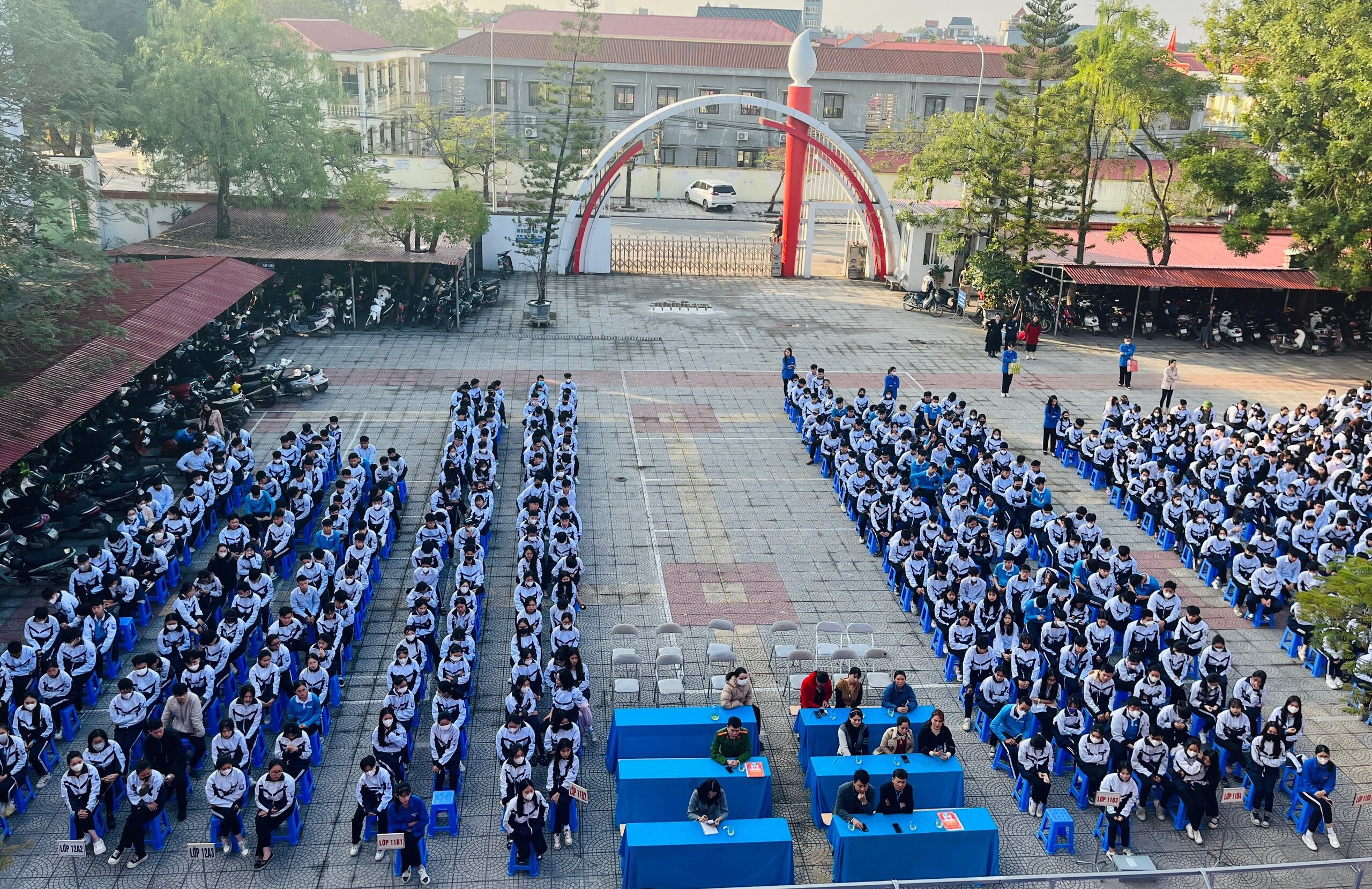 Tuyên truyền về ATGT cho gần 700 học sinh tại Trường THPT 25-10 (Thủy Nguyên)